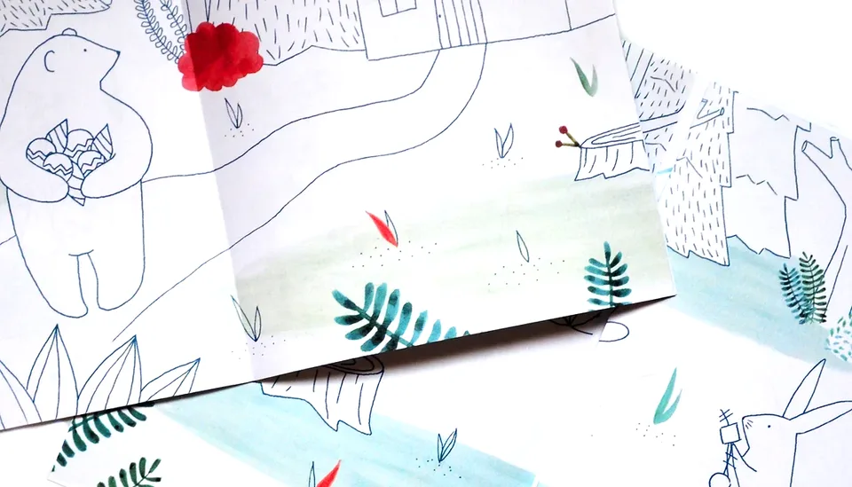 Pages de coloriage : un ours tenant des œufs dans une forêt